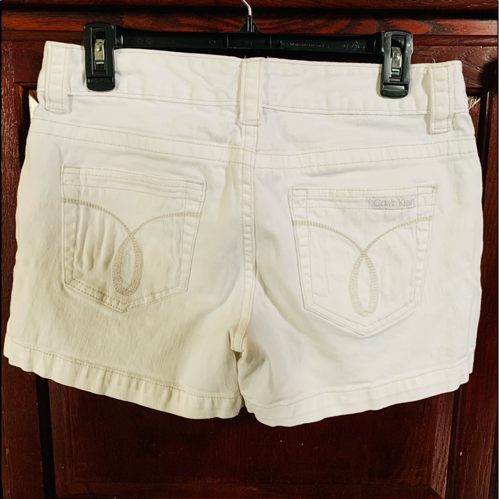 CALVIN KLEIN SIZE 6